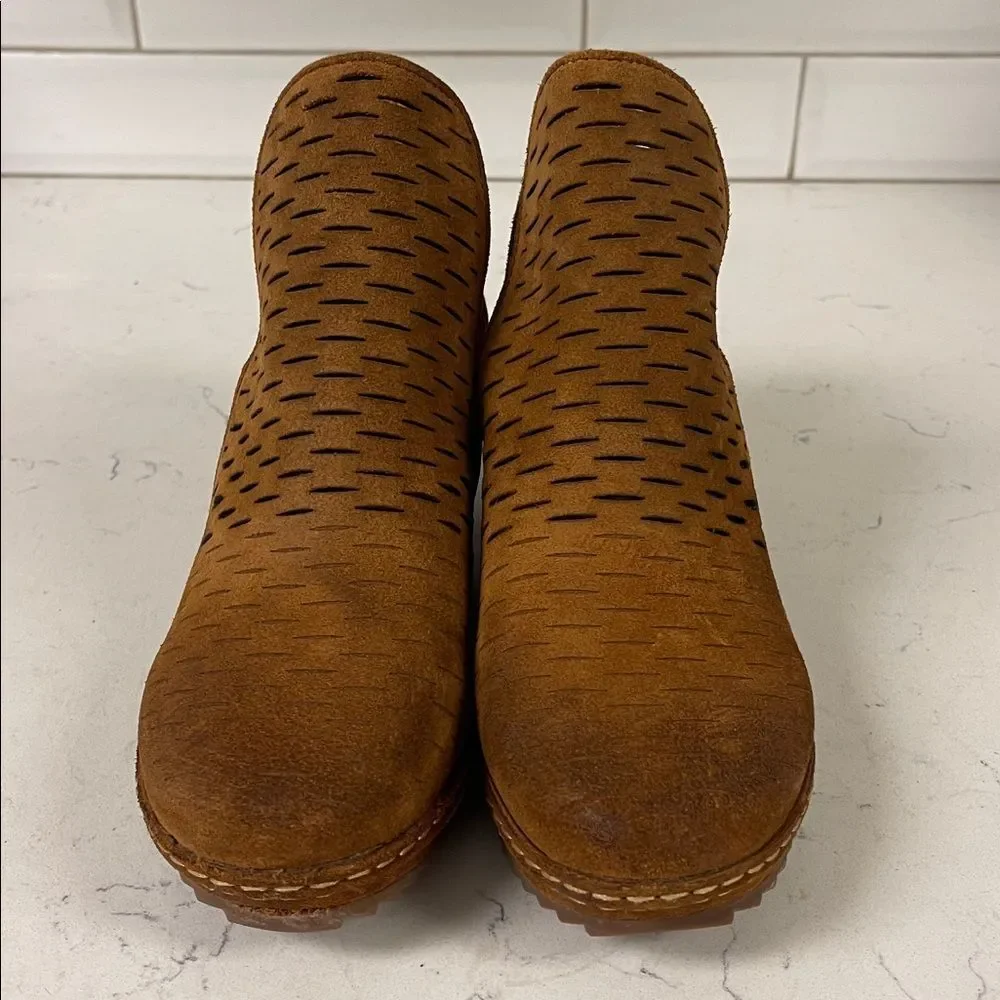 ANTELOPE TIFFANY Women's Tan Wedge Ankle Boots Euro 38 US 7-7.5
